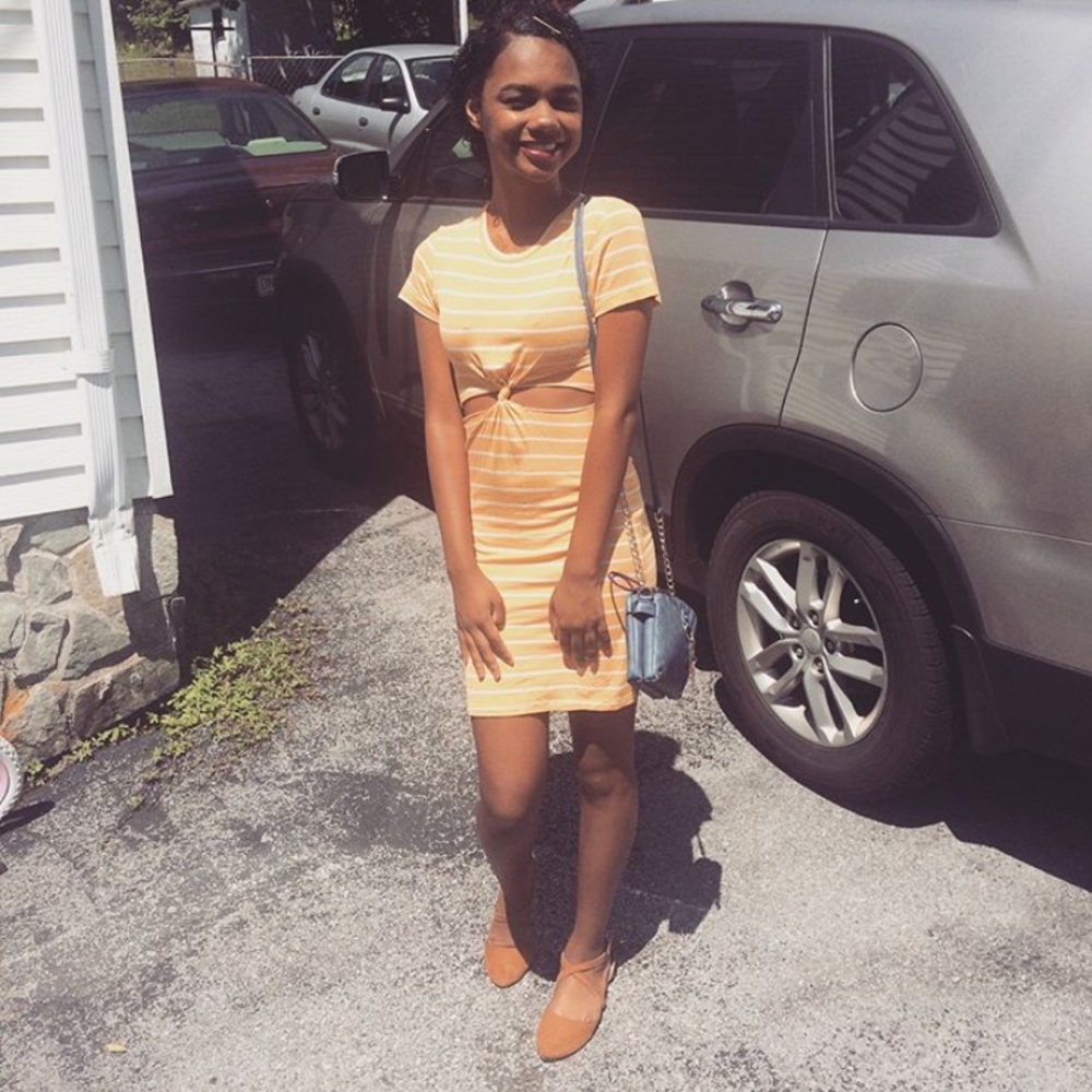 Rue21 Stripped yellow fitted dress